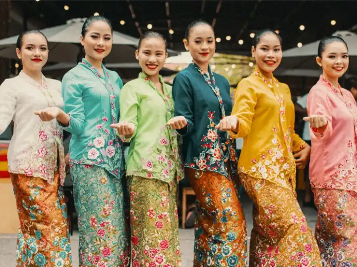 Why national dress is back in fashion