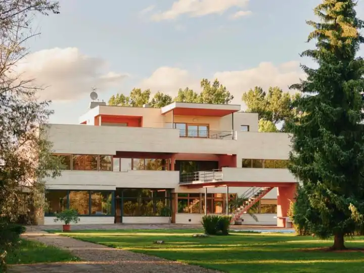 Villa Volman: The restoration of a Czech modernist home into an expansive museum
